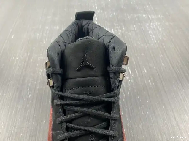 DV6989-001 Ma Retro 12 Maniere Jordan Black A 0606